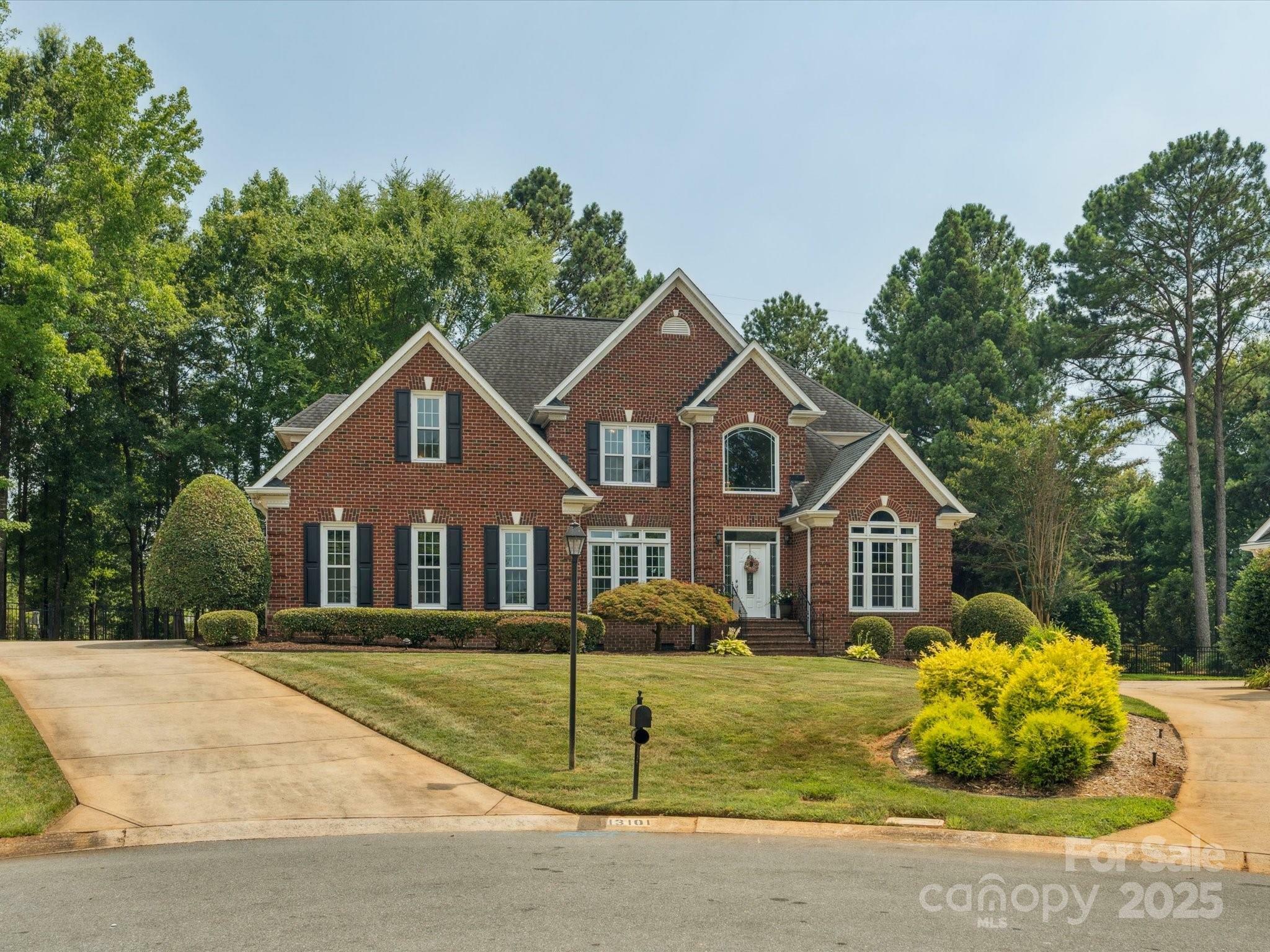 13101 Kensworth Court  Charlotte NC 28277 photo