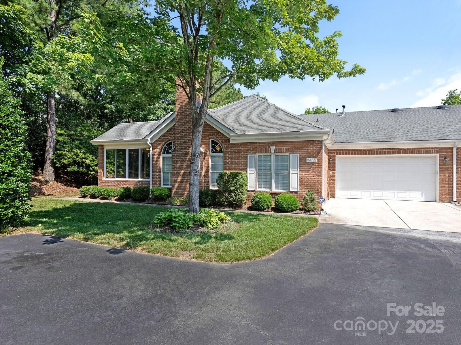 Property Photo: 8465 Olde Troon Drive NC 28277