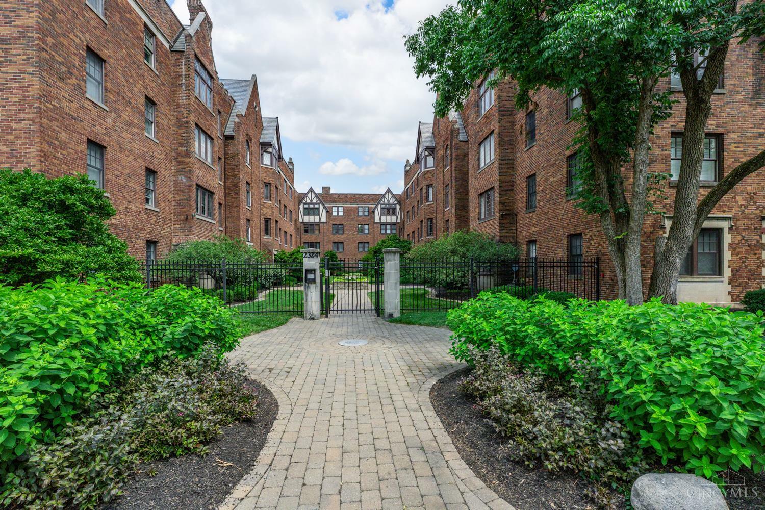 Property Photo: 2324 Park Avenue OH 45206