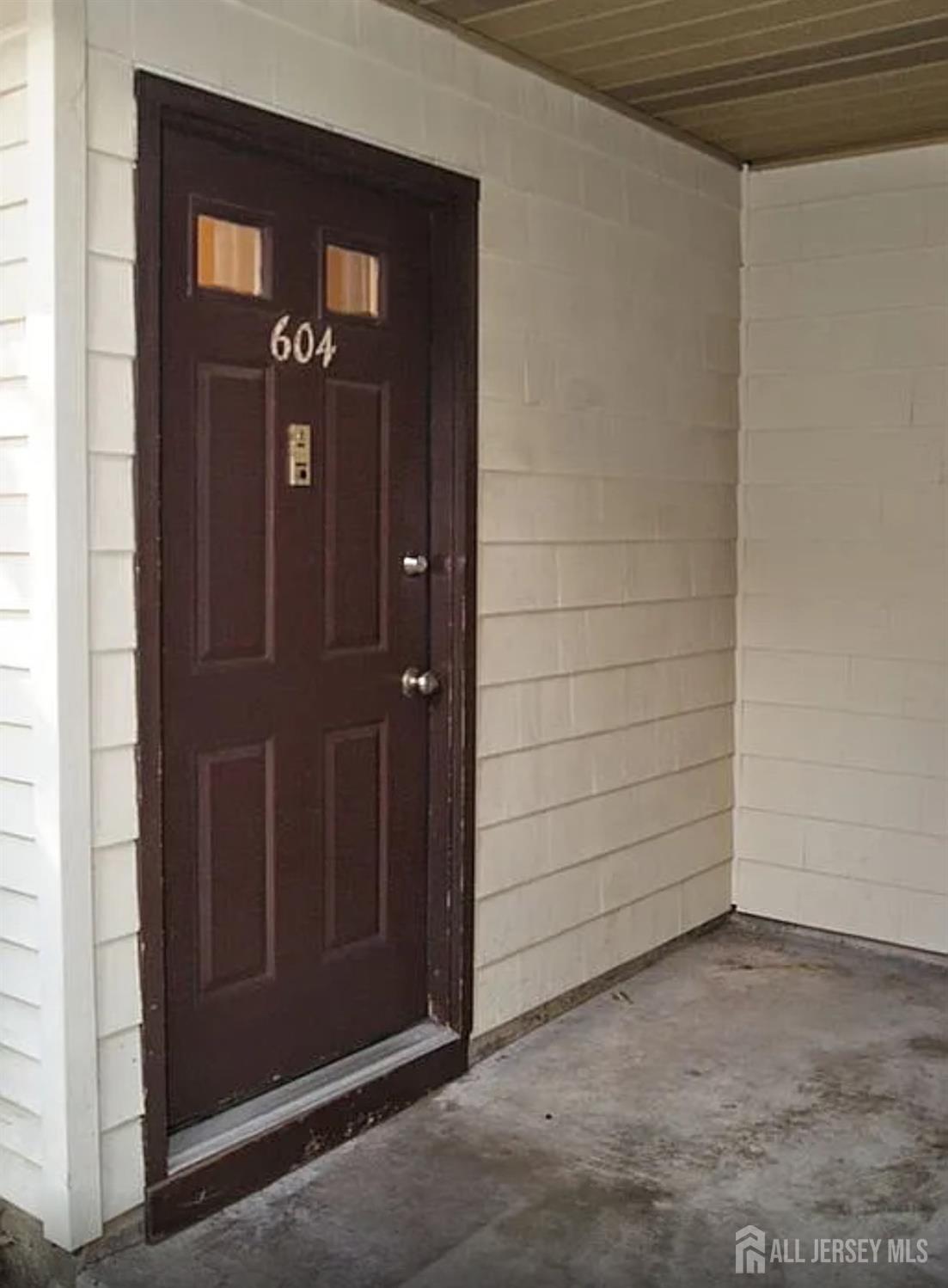 Property Photo: 604 Woodbridge Commons Way NJ 08830