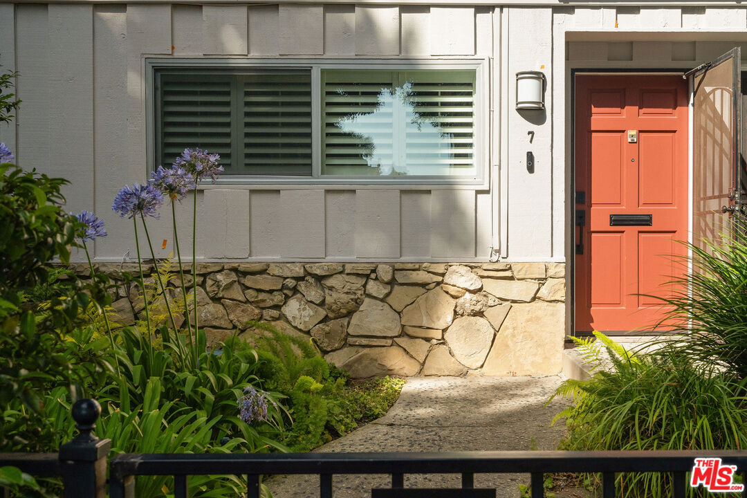 Property Photo: 4040 Grand View Blvd CA 90066