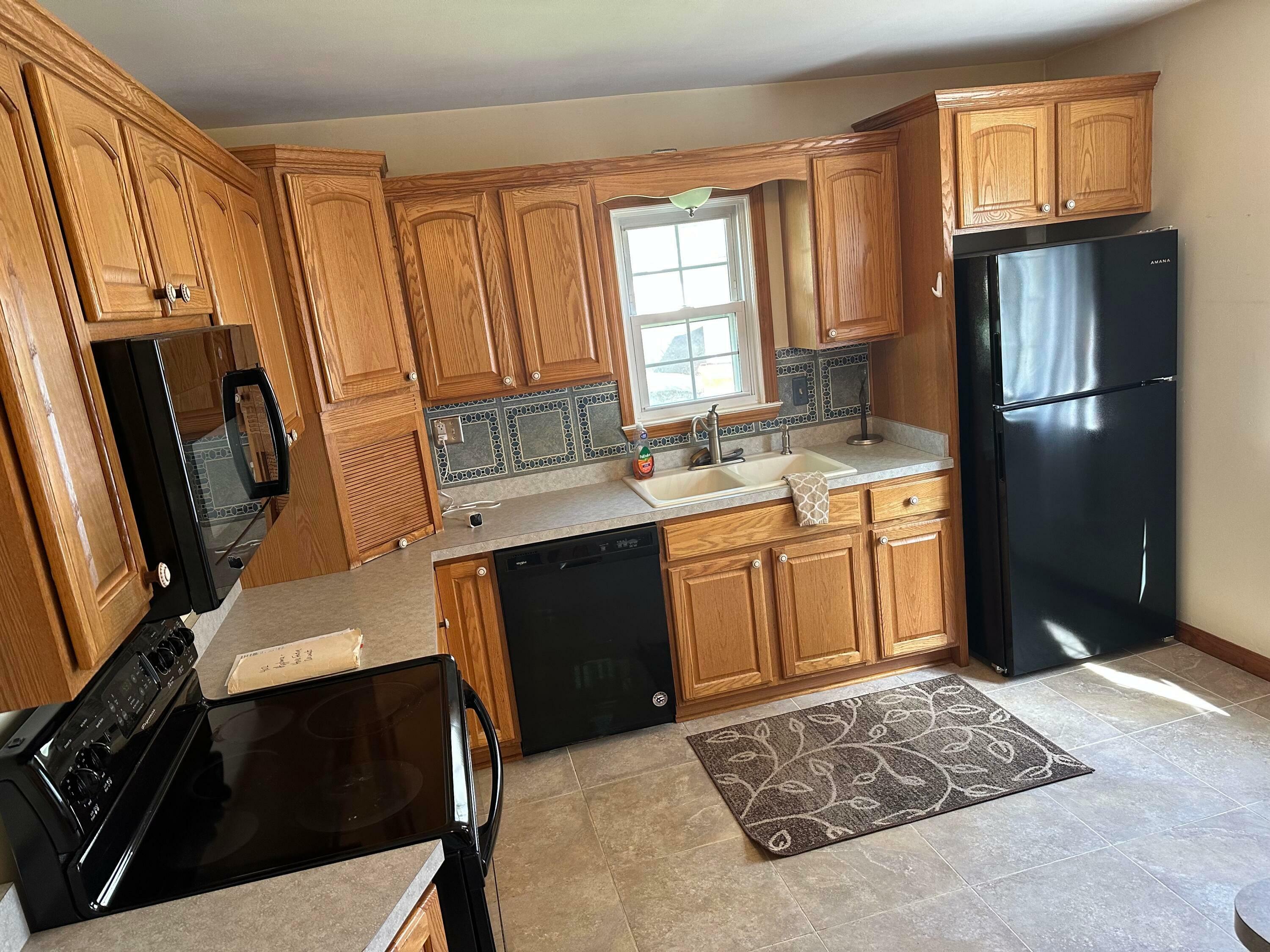 Property Photo: 402 Roseland E Avenue OH 45503