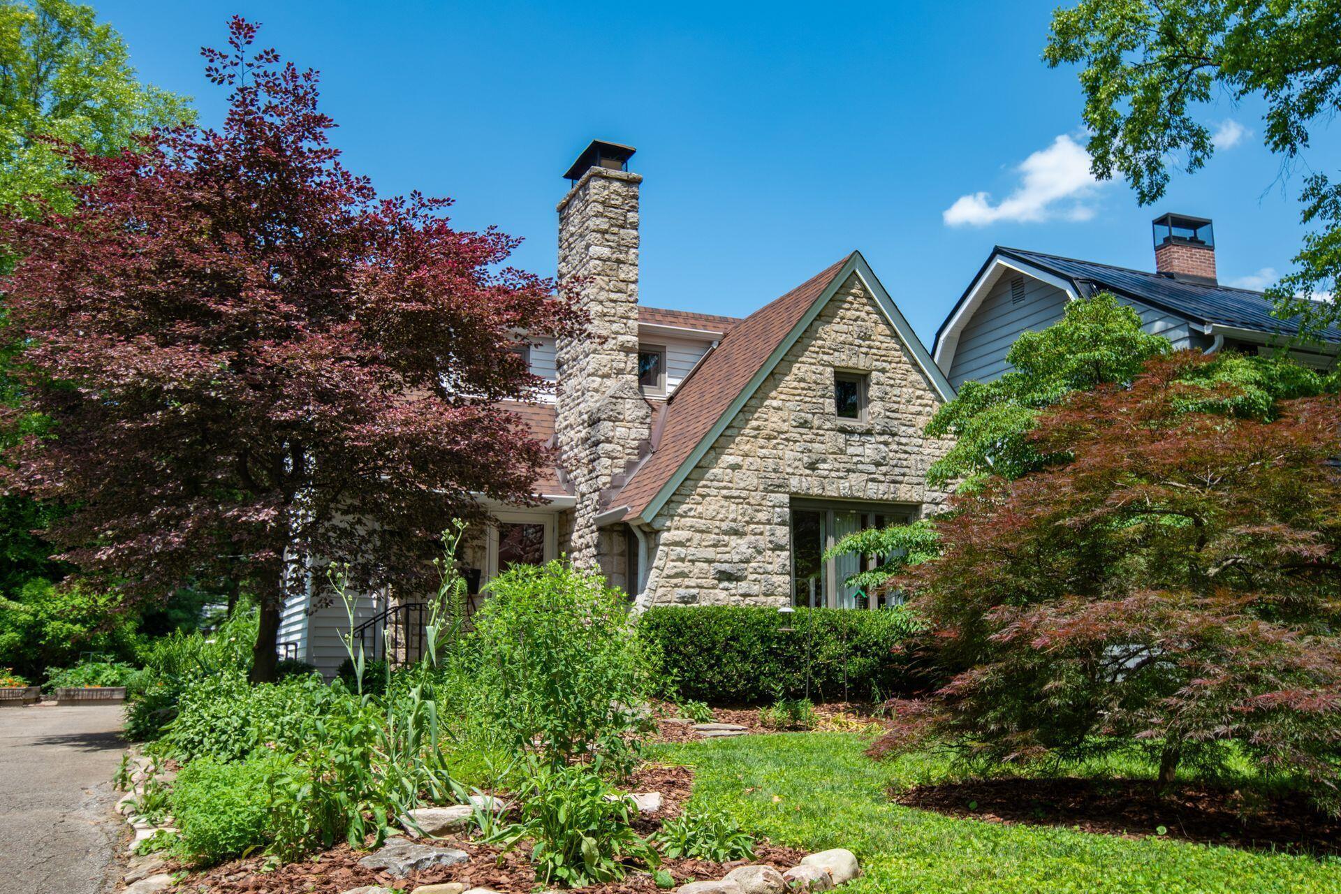 Property Photo: 328 Chatham Road OH 43214