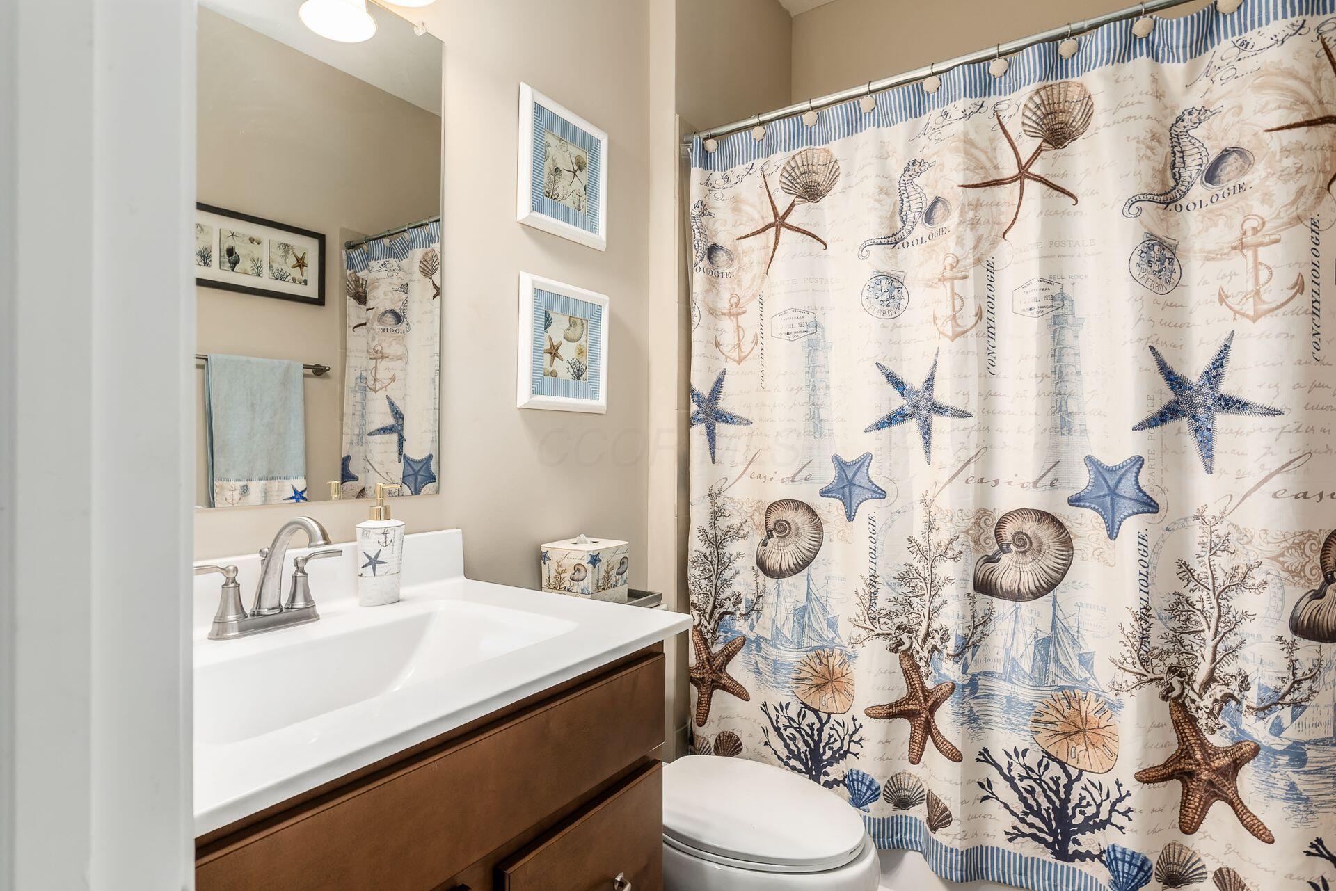 Property Photo: 8699 Greenburst Court OH 43074