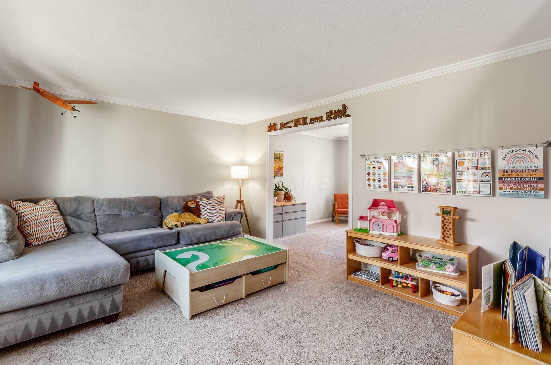 Property Photo: 821 Westray Drive OH 43081