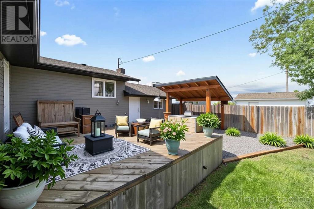Property Photo: 5620 50 Avenue AB T0B 2L0
