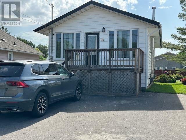 Property Photo: 17 Elmwood Ave ON P6B 4V6