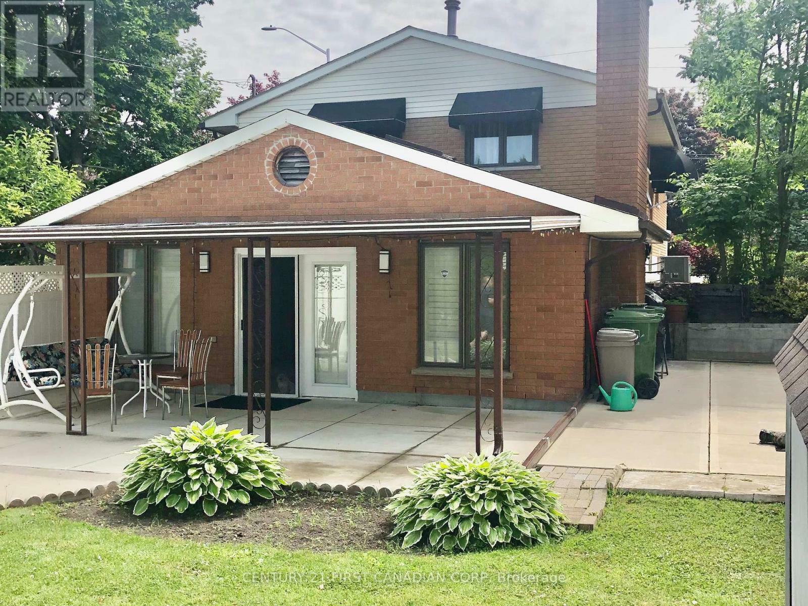 Property Photo: 190 Fairview Avenue ON N5R 5K4