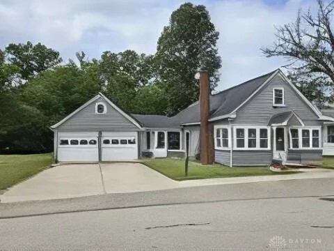 Property Photo:  391 N Oak Street  OH 43331 