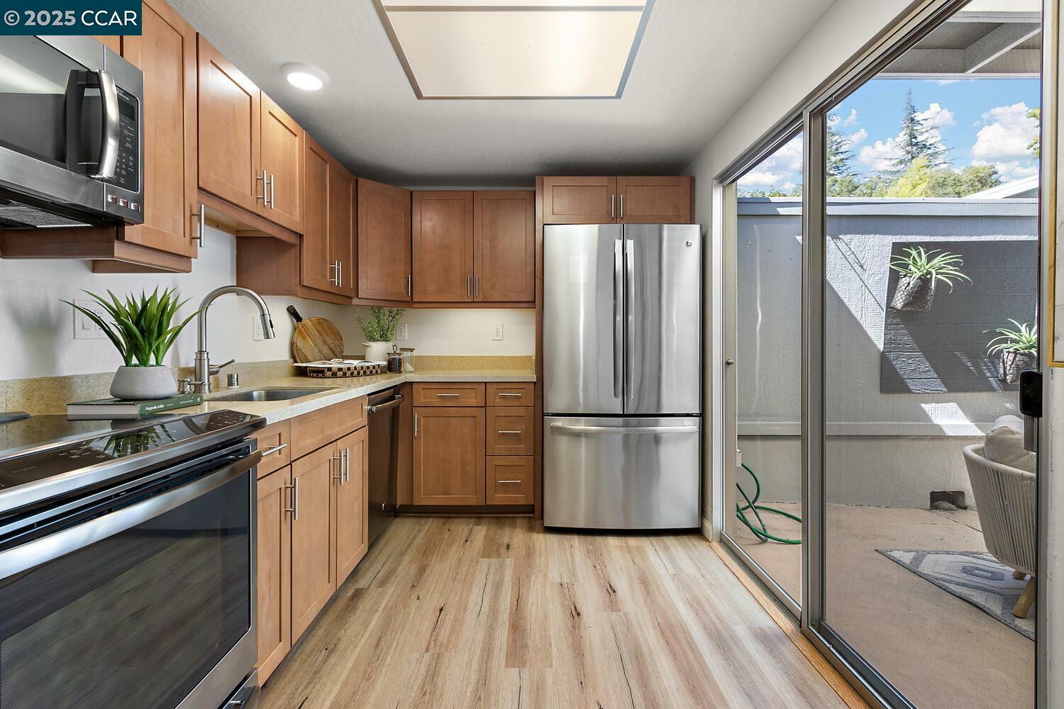 Property Photo: 1501 Oakmont 7 CA 94595