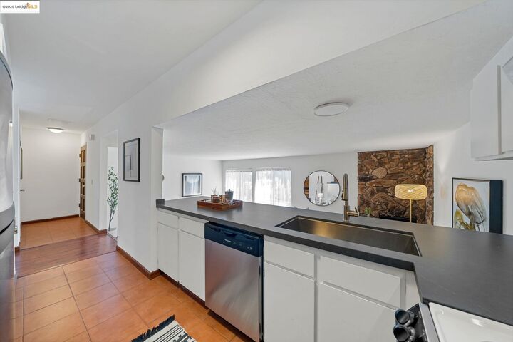 Property Photo: 3501 35th Ave 2 CA 94619