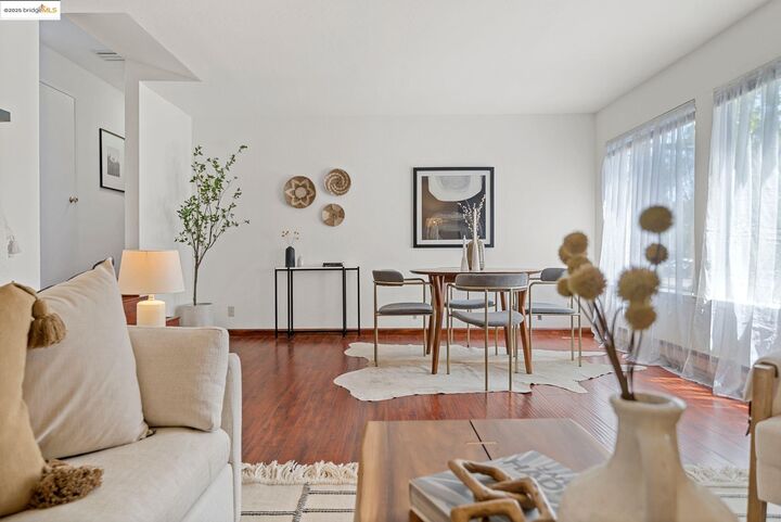 Property Photo:  3501 35th Ave 2  CA 94619 