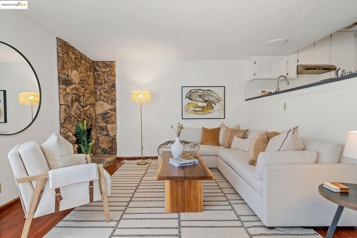 Property Photo: 3501 35th Ave 2 CA 94619