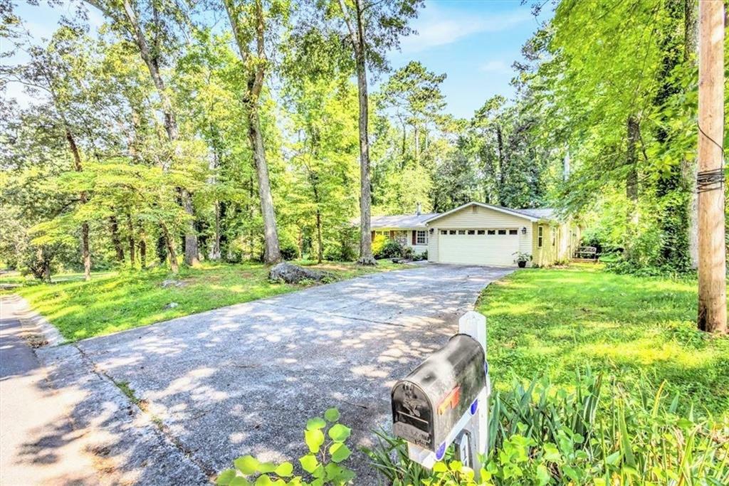 Property Photo: 1445 Woodhill Drive GA 30066