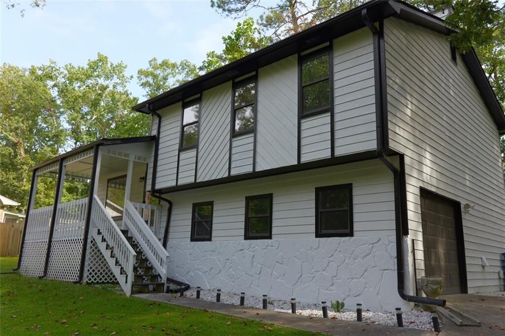 Property Photo:  1637 Deer Run Road  GA 30043 