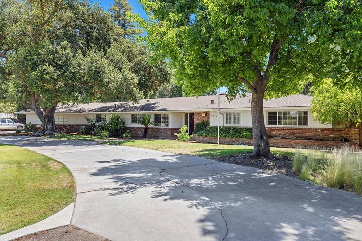 1216 E Pico Avenue  Fresno CA 93704 photo