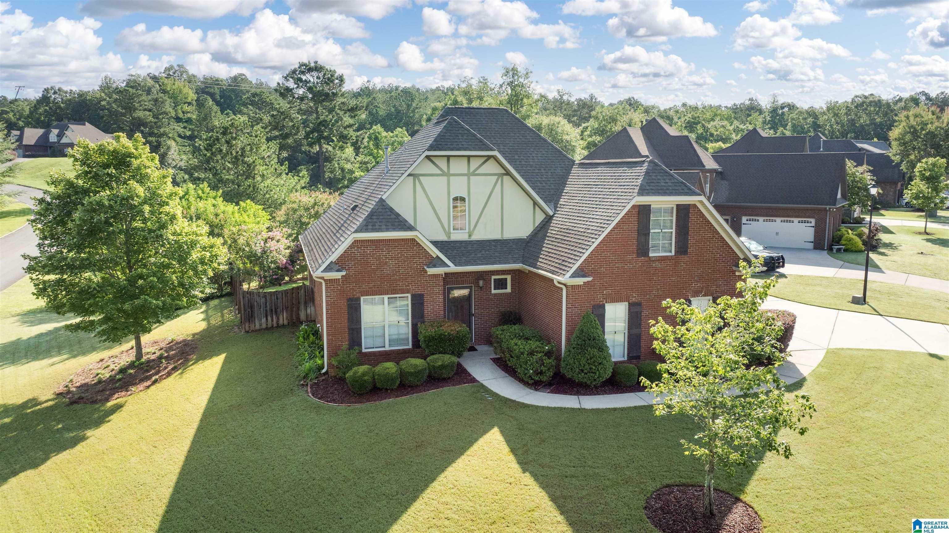 Property Photo: 401 River Oaks Lane AL 35080