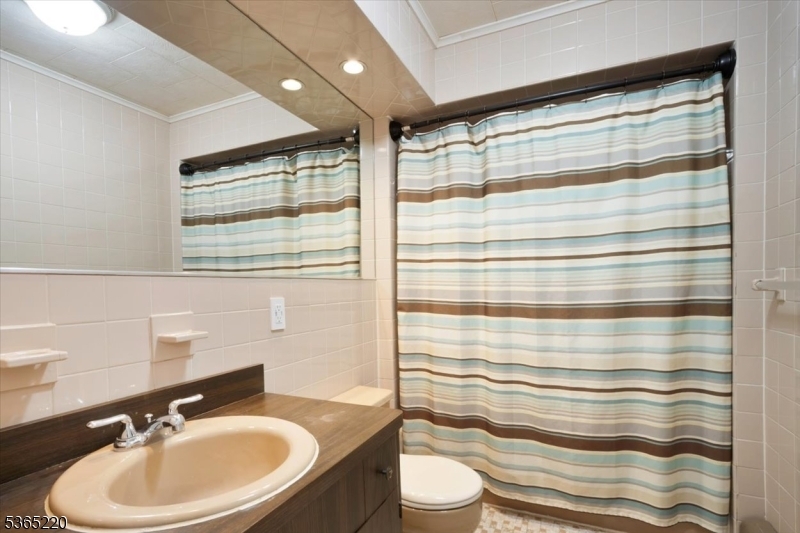 Property Photo: 30 Zeliff Ave NJ 07424