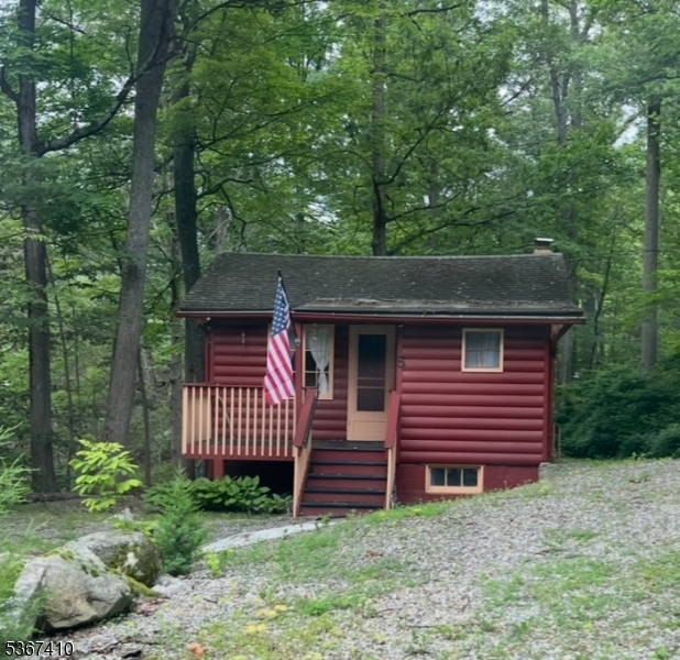 Property Photo: 5 Maple Rd NJ 07461