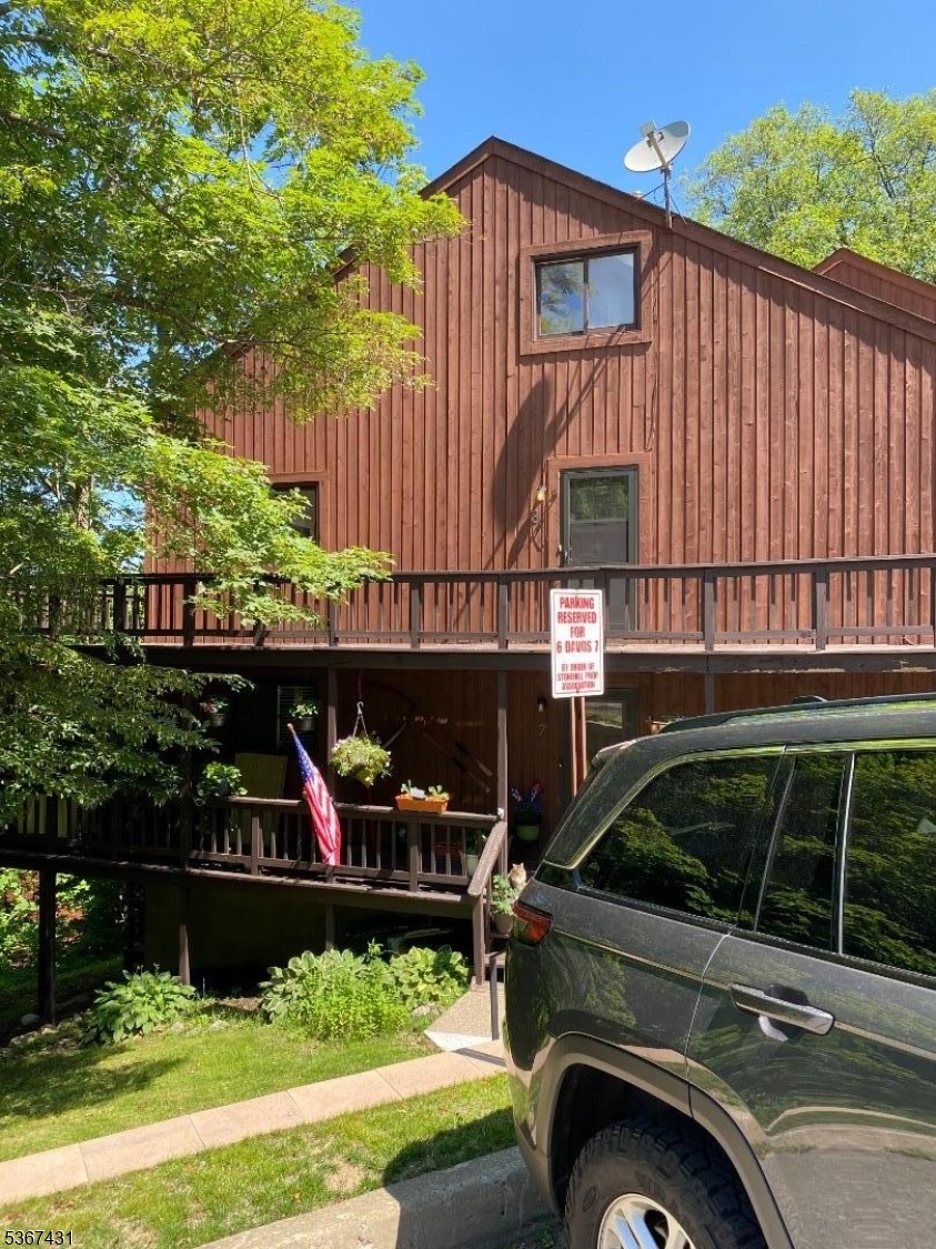 6 Davos Dr 8  Vernon Twp. NJ 07462 photo