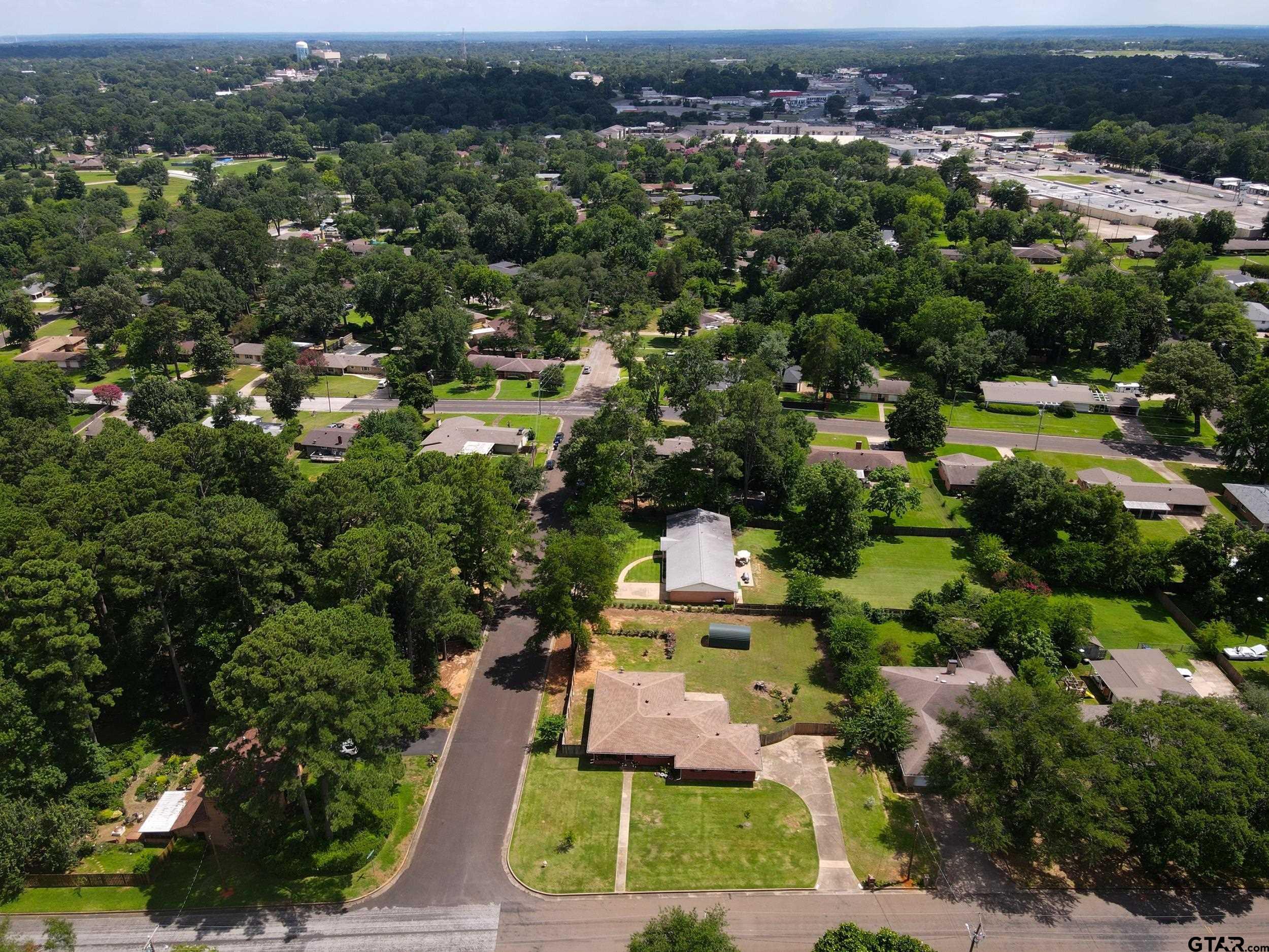 Property Photo: 500 W Terrace TX 75605