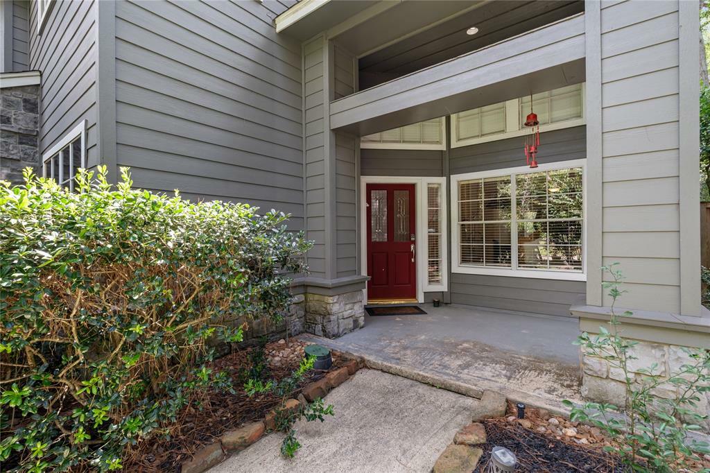 Property Photo: 98 E Greywing Court TX 77382