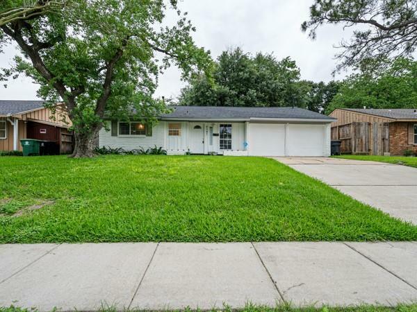 Property Photo: 4107 Grapevine Street TX 77045