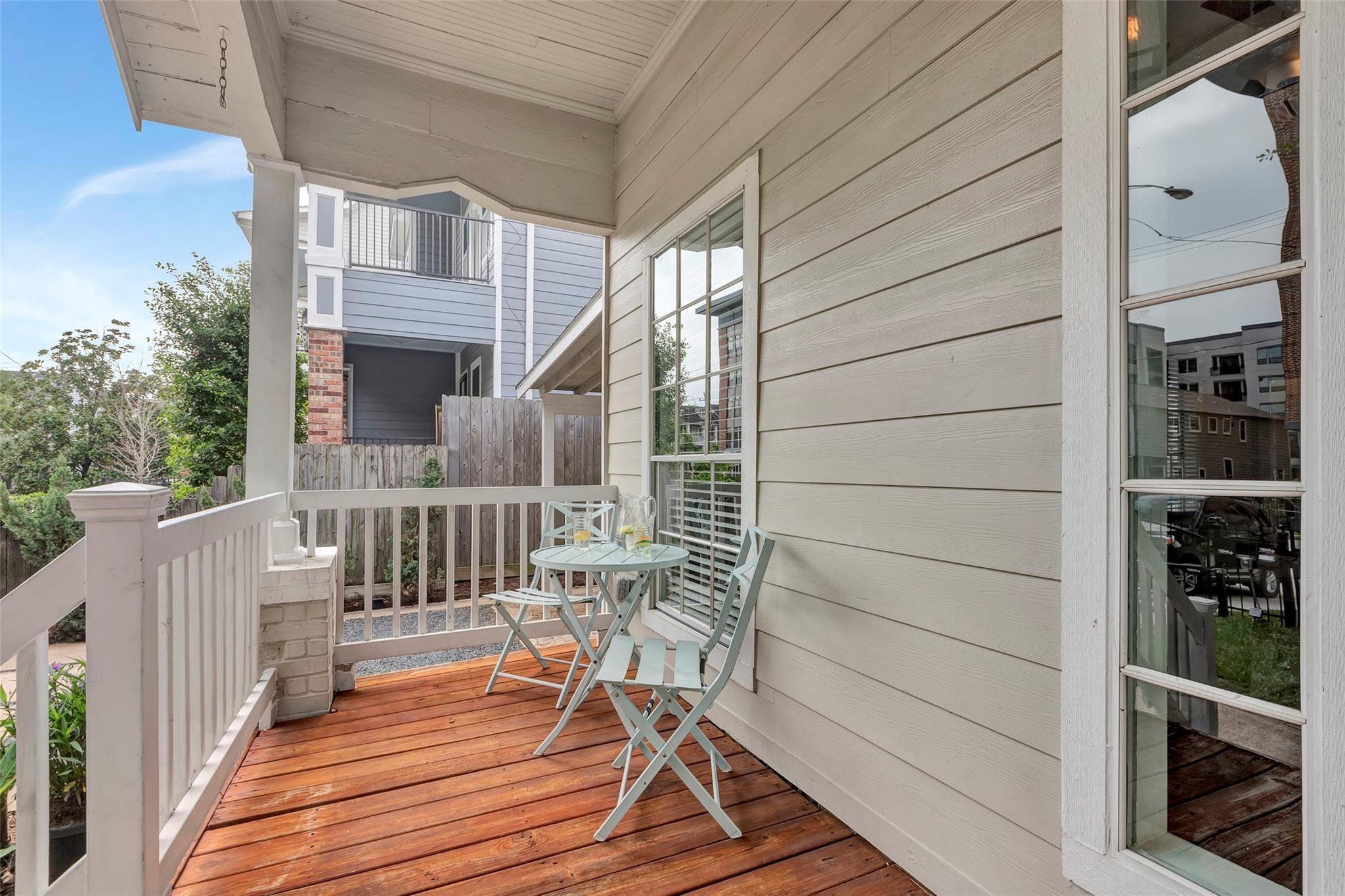 Property Photo: 615 Allston Street TX 77007