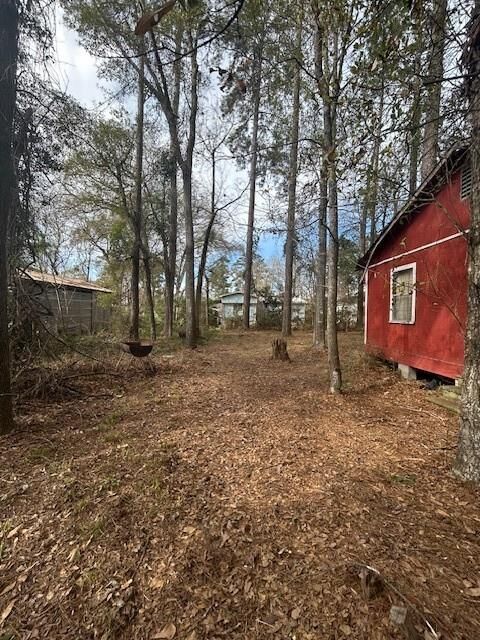 Property Photo:  157 Honeysuckle  TX 77351 