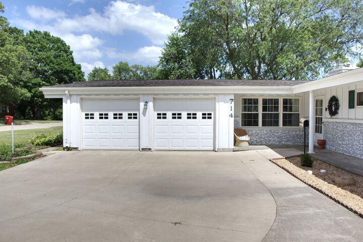 Property Photo:  714 E South Street  IA 50138 