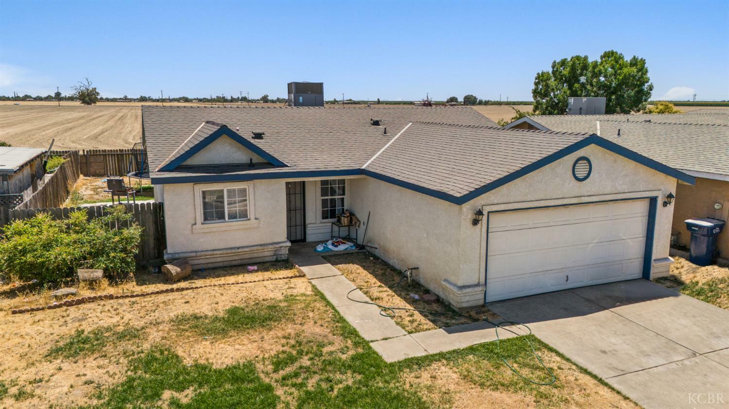 Property Photo:  473 Lemonwood Avenue  CA 93274 