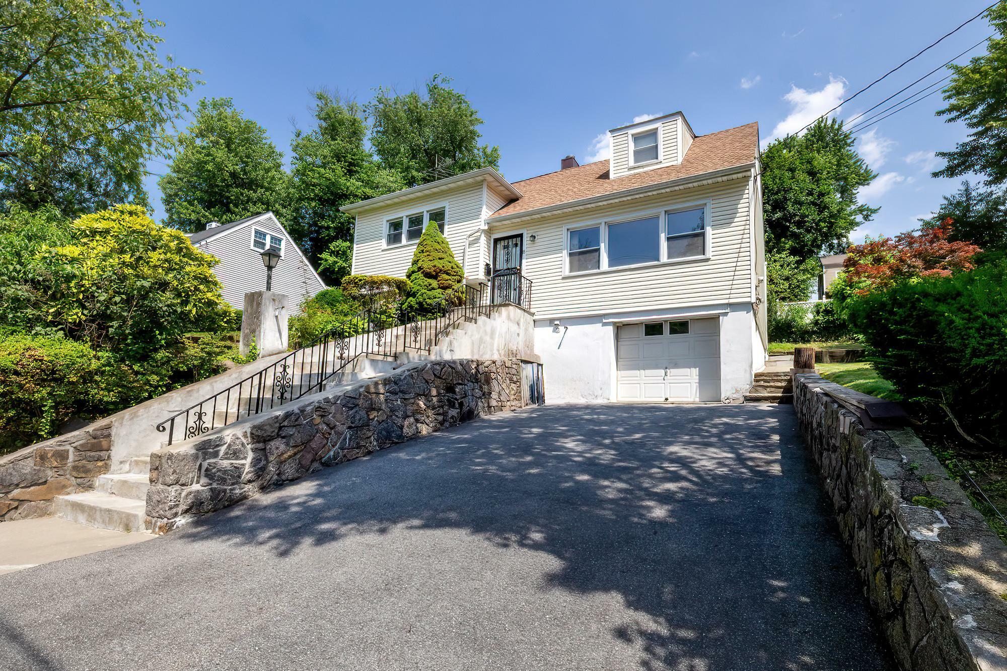 18 Gainsborg Avenue E  Harrison NY 10604 photo