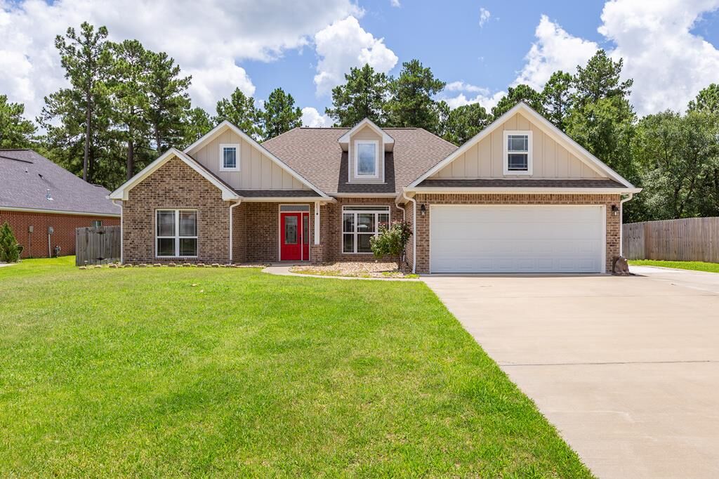 Property Photo:  211 Rustic Pines Dr.  TX 75904 