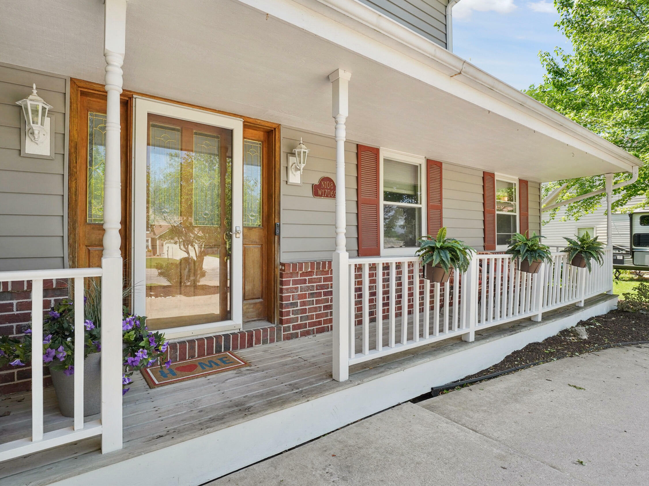 Property Photo:  N108w17069 Hawthorne Dr  WI 53022 