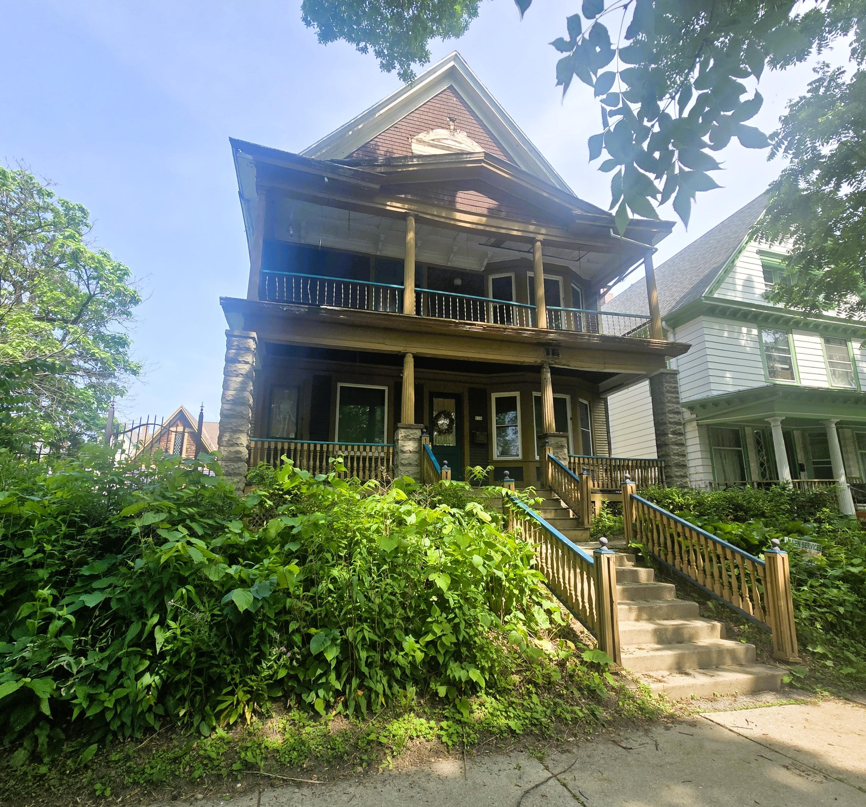 Property Photo: 930 N 34th St WI 53208