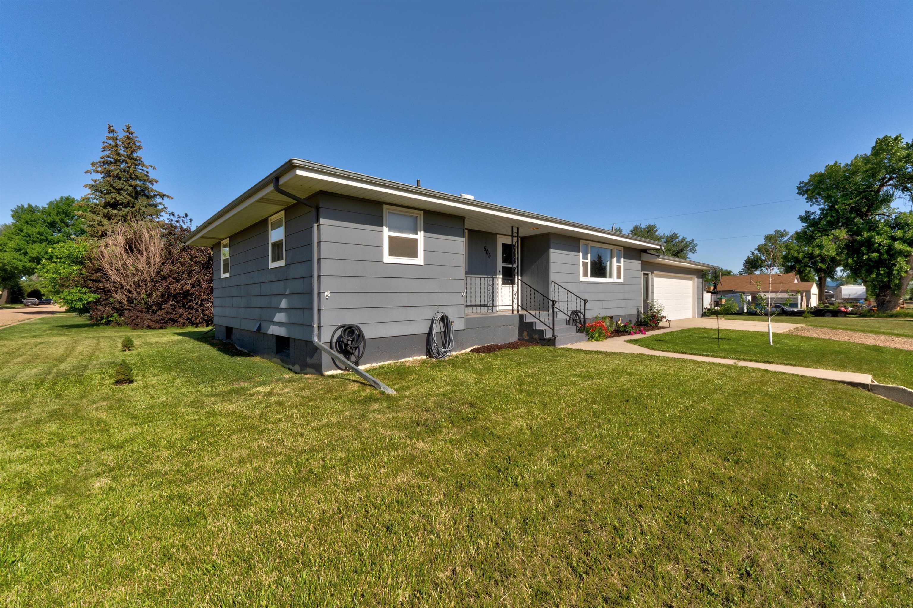 Property Photo: 505 Fisk Avenue SD 57760