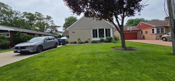 Property Photo:  1278 E River Drive  IL 60018