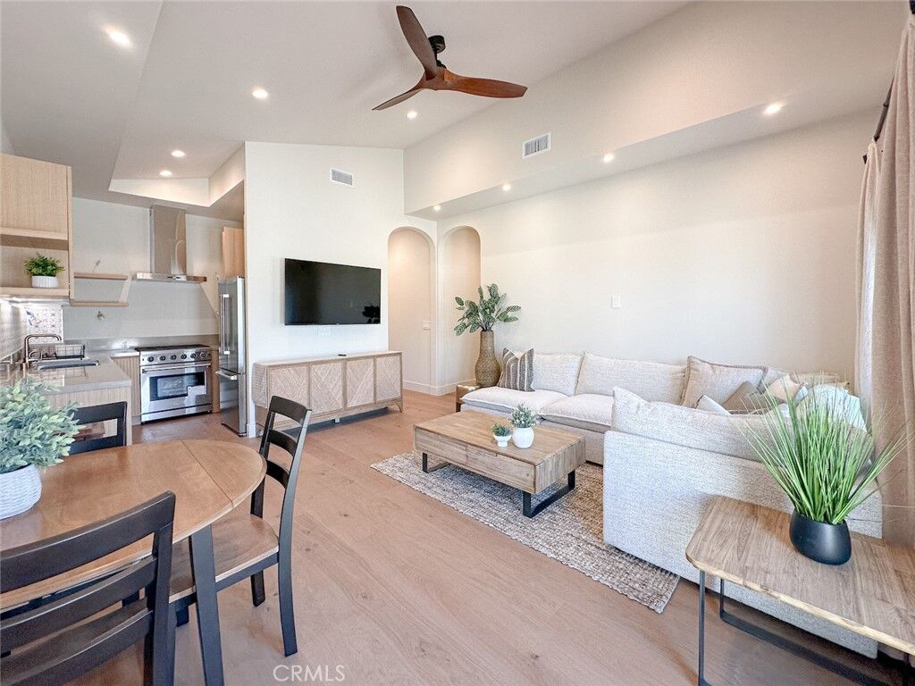 Property Photo:  1246 S Gertruda Avenue  CA 90277 