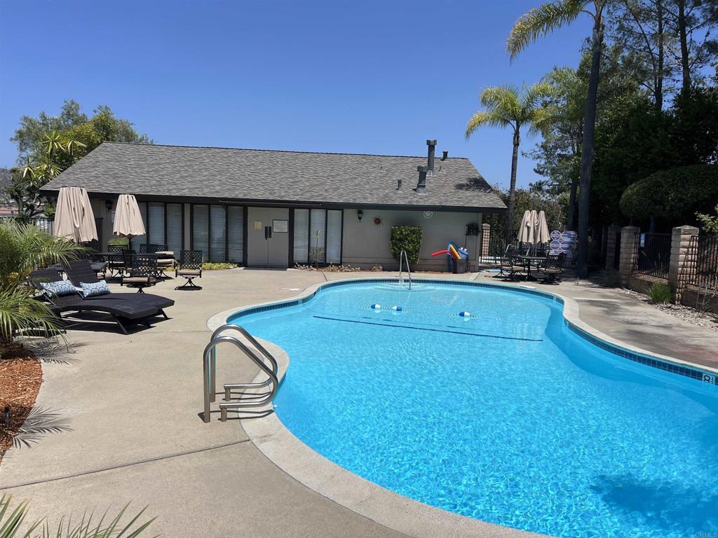 Property Photo: 1404 Lombard Street CA 92084