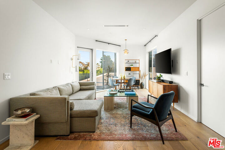 Property Photo: 1030 N Kings Road 407 CA 90069