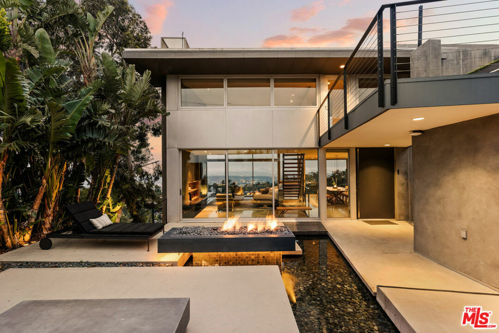 8300 Rugby Place  Los Angeles CA 90046 photo