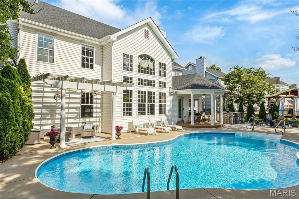 Property Photo: 709 Summer Oak Drive MO 63021