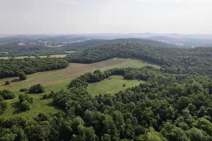 Property Photo:  6180 SE Tater Peeler Rd  TN 37090 