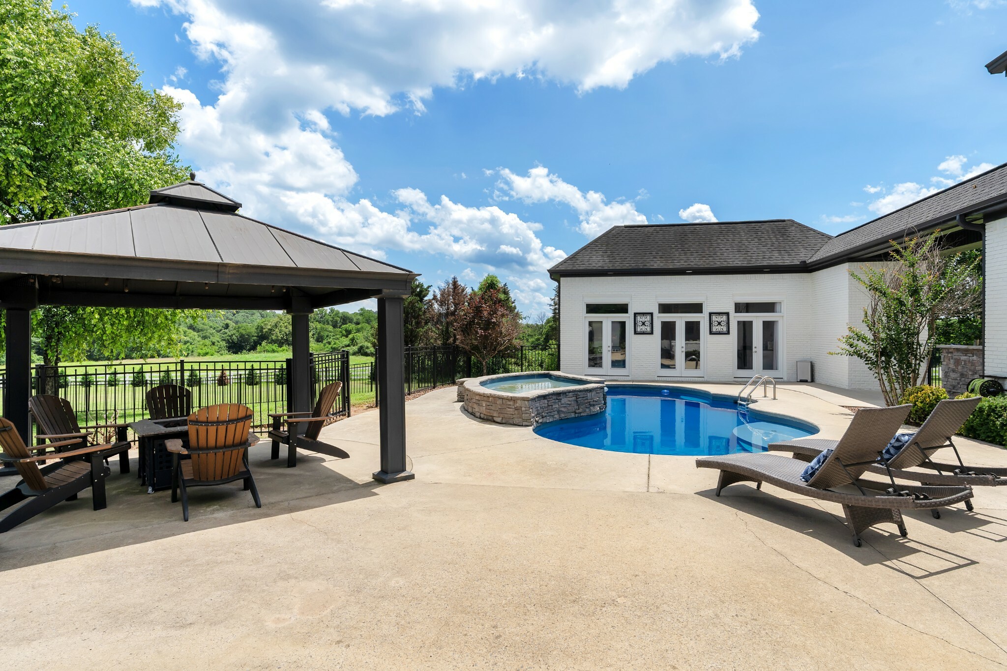 Property Photo: 1085 Old Fayetteville Hwy TN 37352