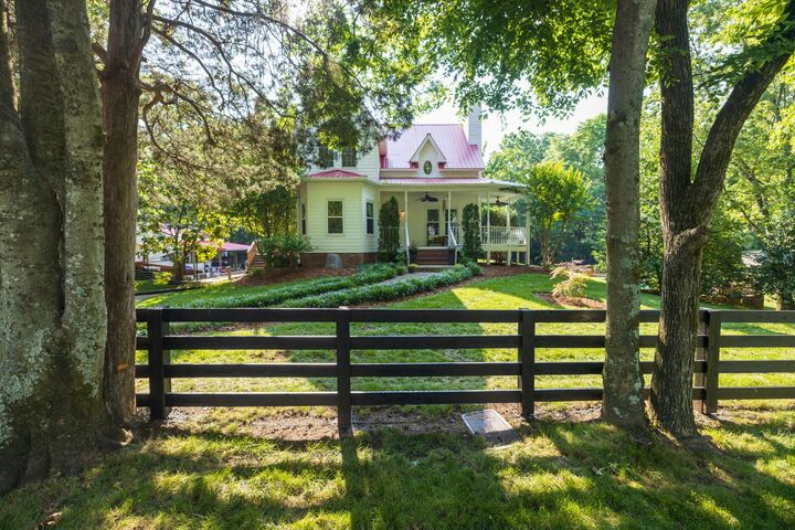 Property Photo:  5926 Temple Rd  TN 37221 