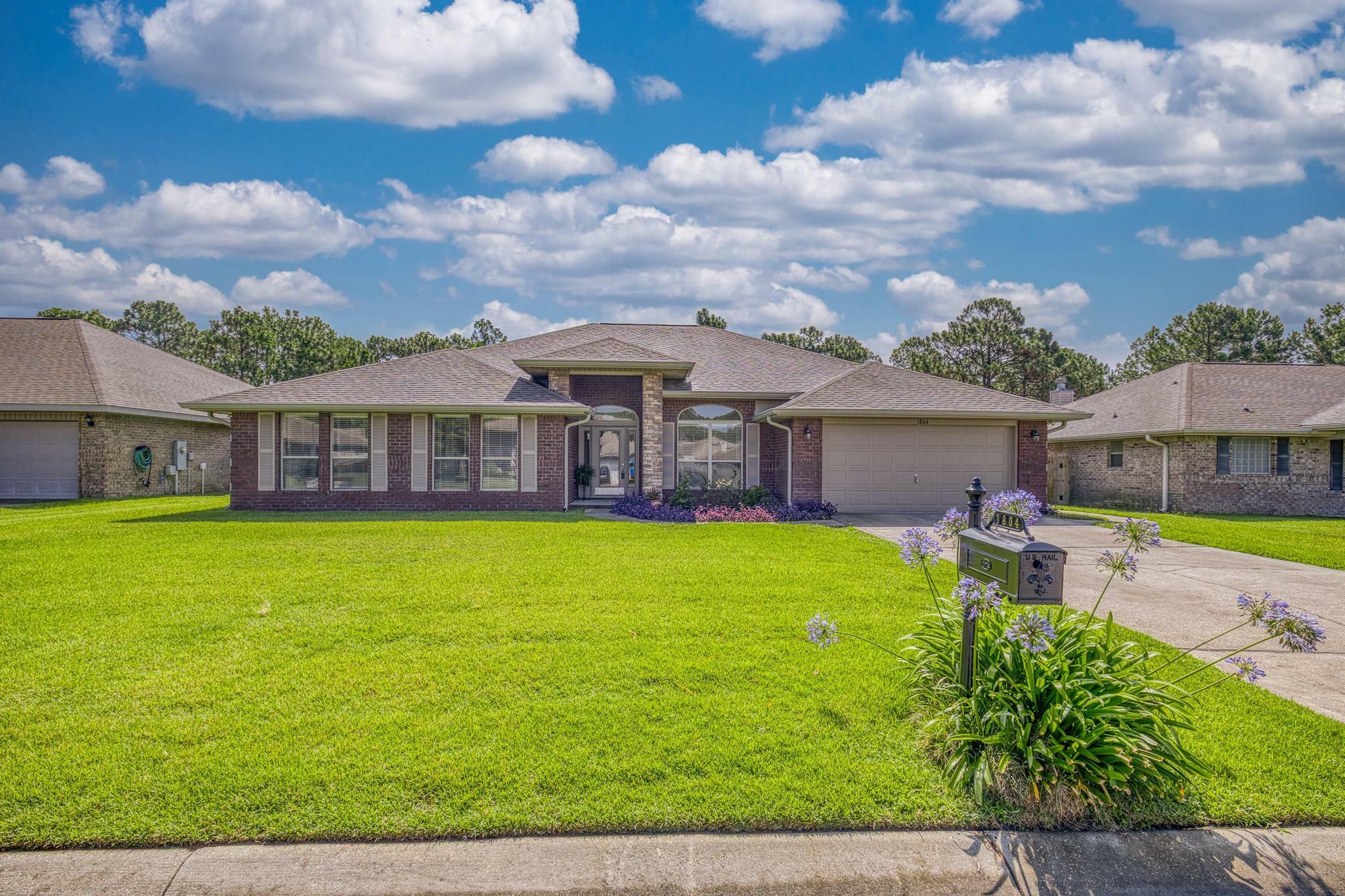 1804 Twin Pine Boulevard  Gulf Breeze FL 32563 photo