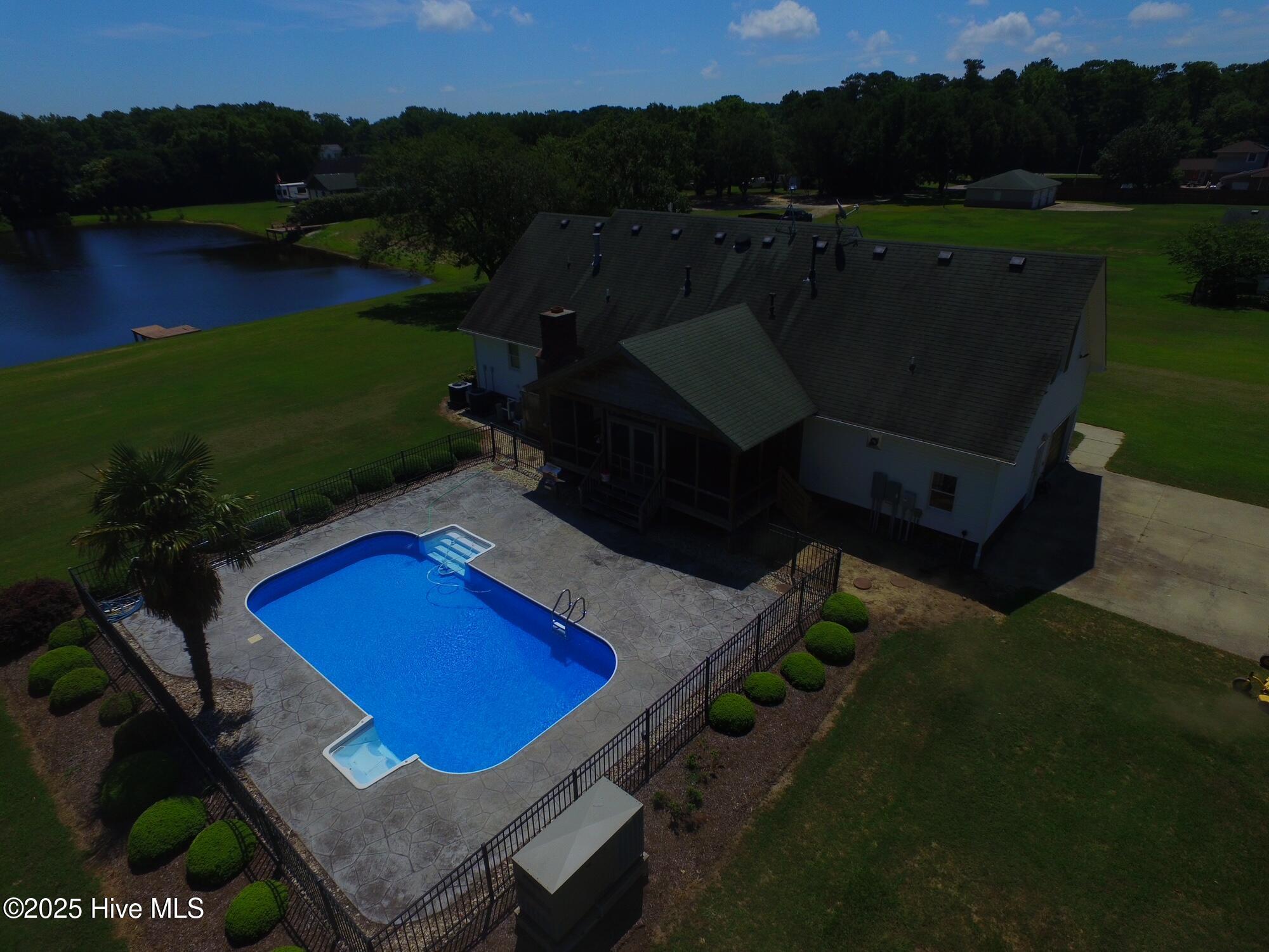 Property Photo: 104 Perrys Way NC 27939