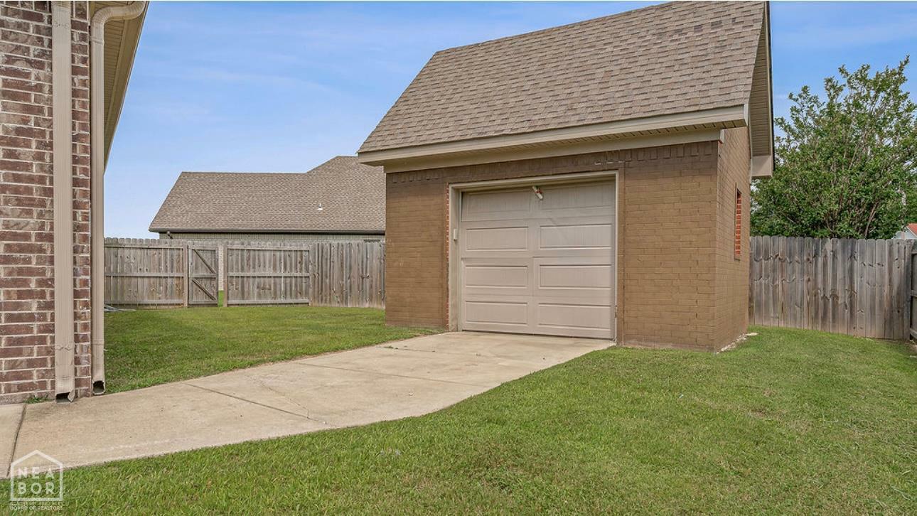Property Photo:  828 Laura Lea  AR 72401 