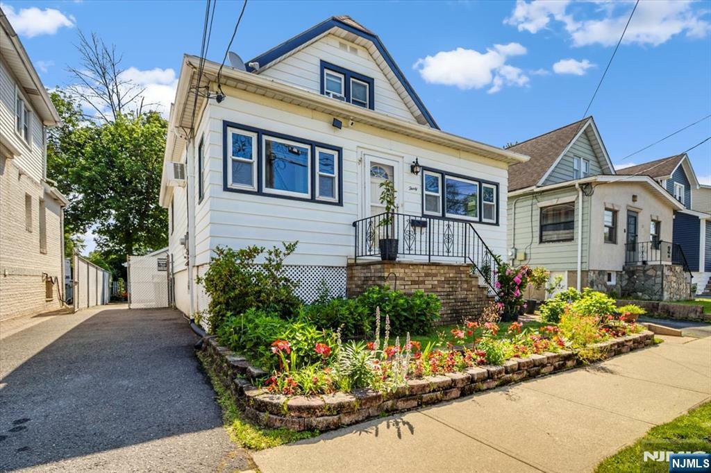 Property Photo: 30 Zeliff Avenue NJ 07424