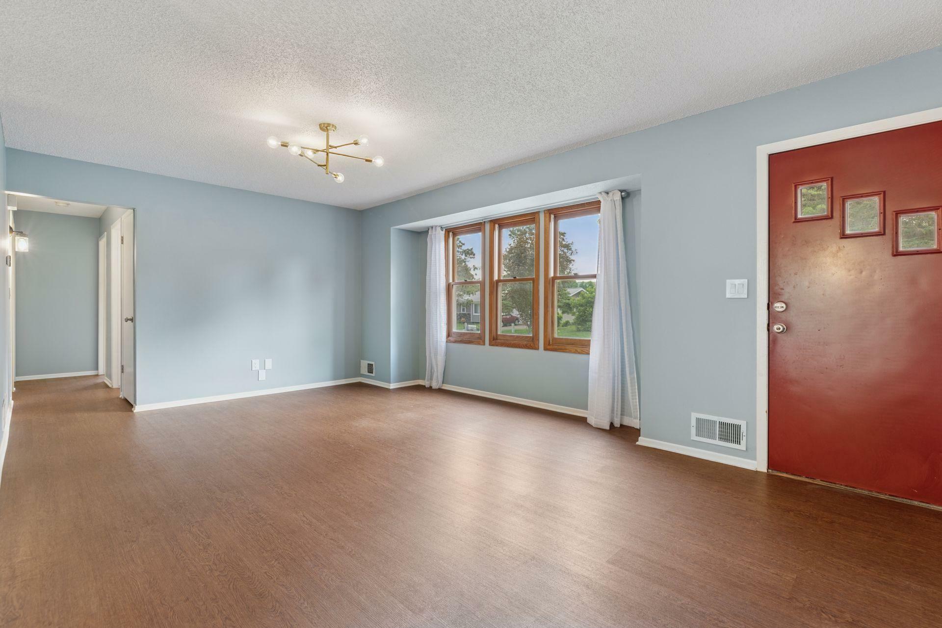 Property Photo: 2206 Cohansey Boulevard MN 55113